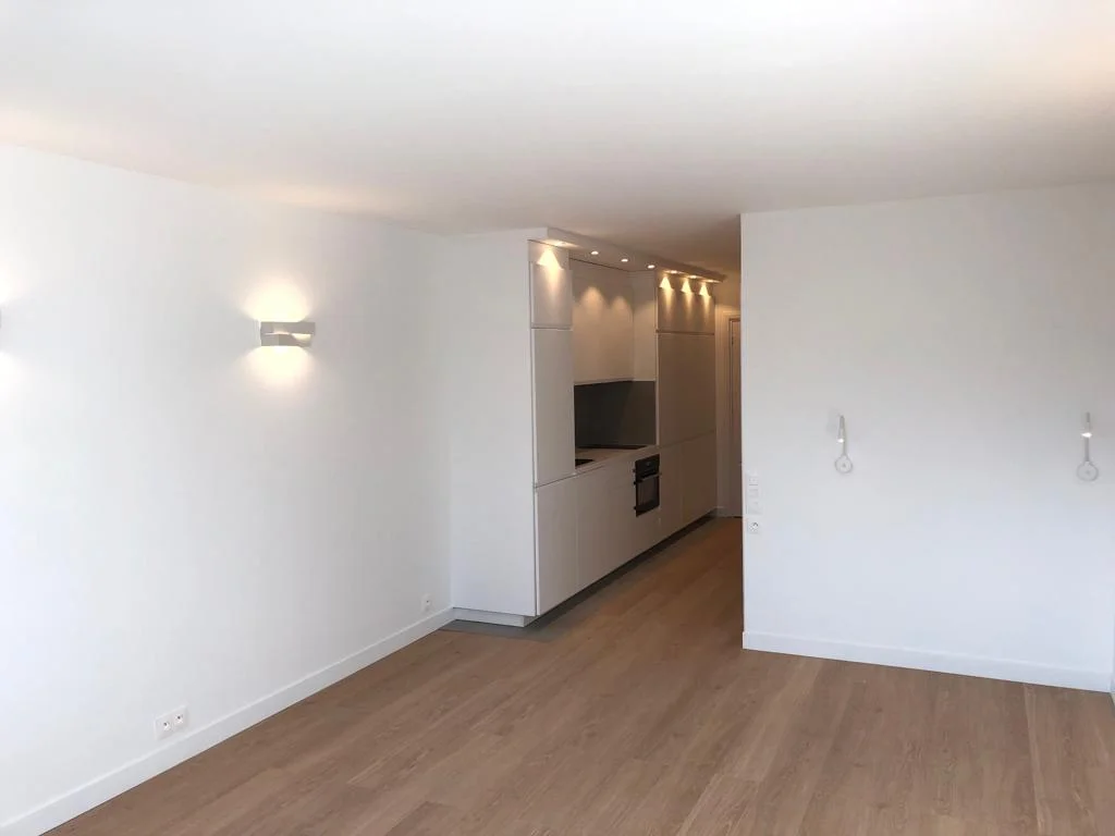 gallery-photo